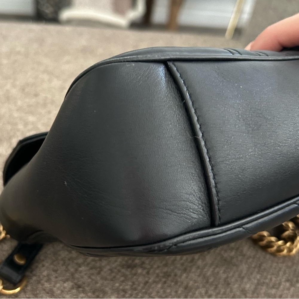 Gucci Marmont Medium Shoulder Bag - Picture 9 of 16